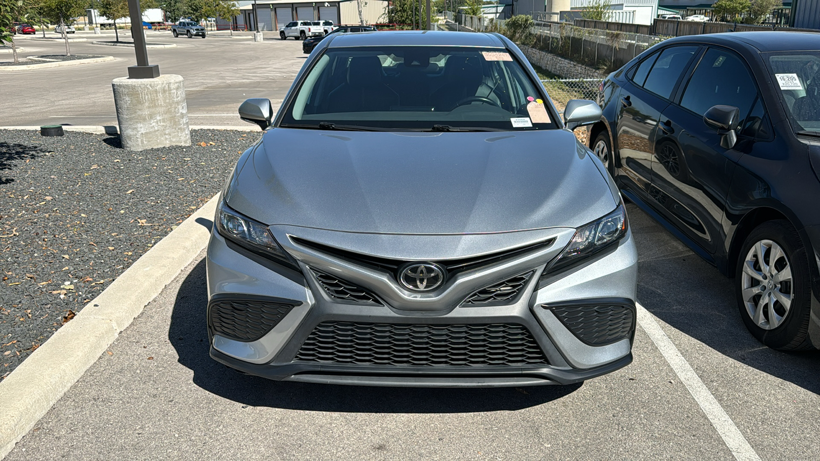 2022 Toyota Camry SE 2