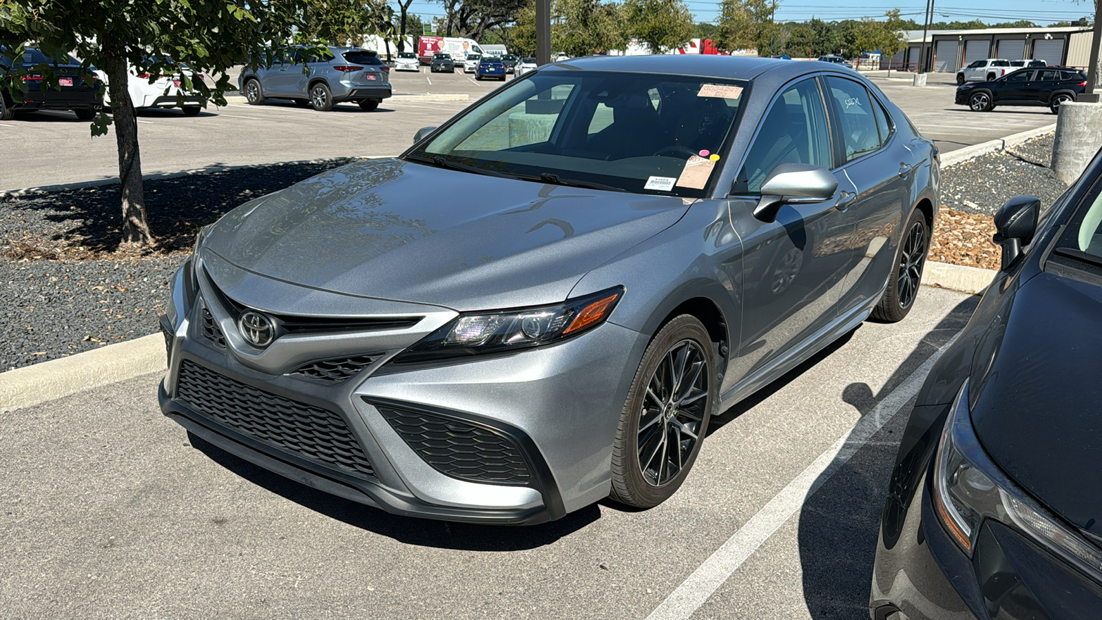 2022 Toyota Camry SE 3