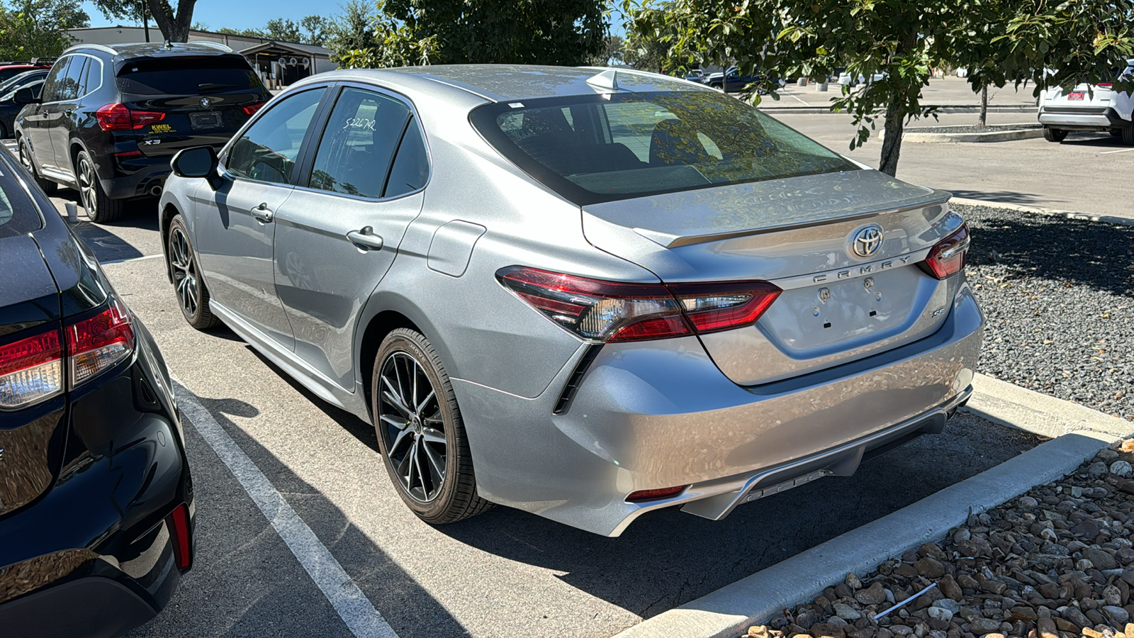 2022 Toyota Camry SE 4