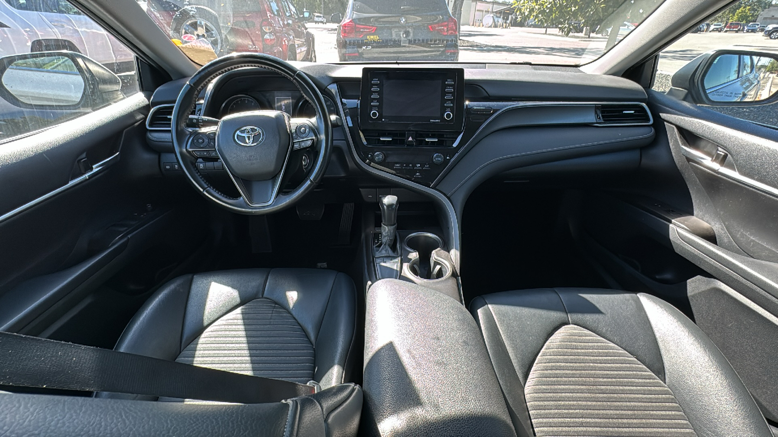 2022 Toyota Camry SE 9