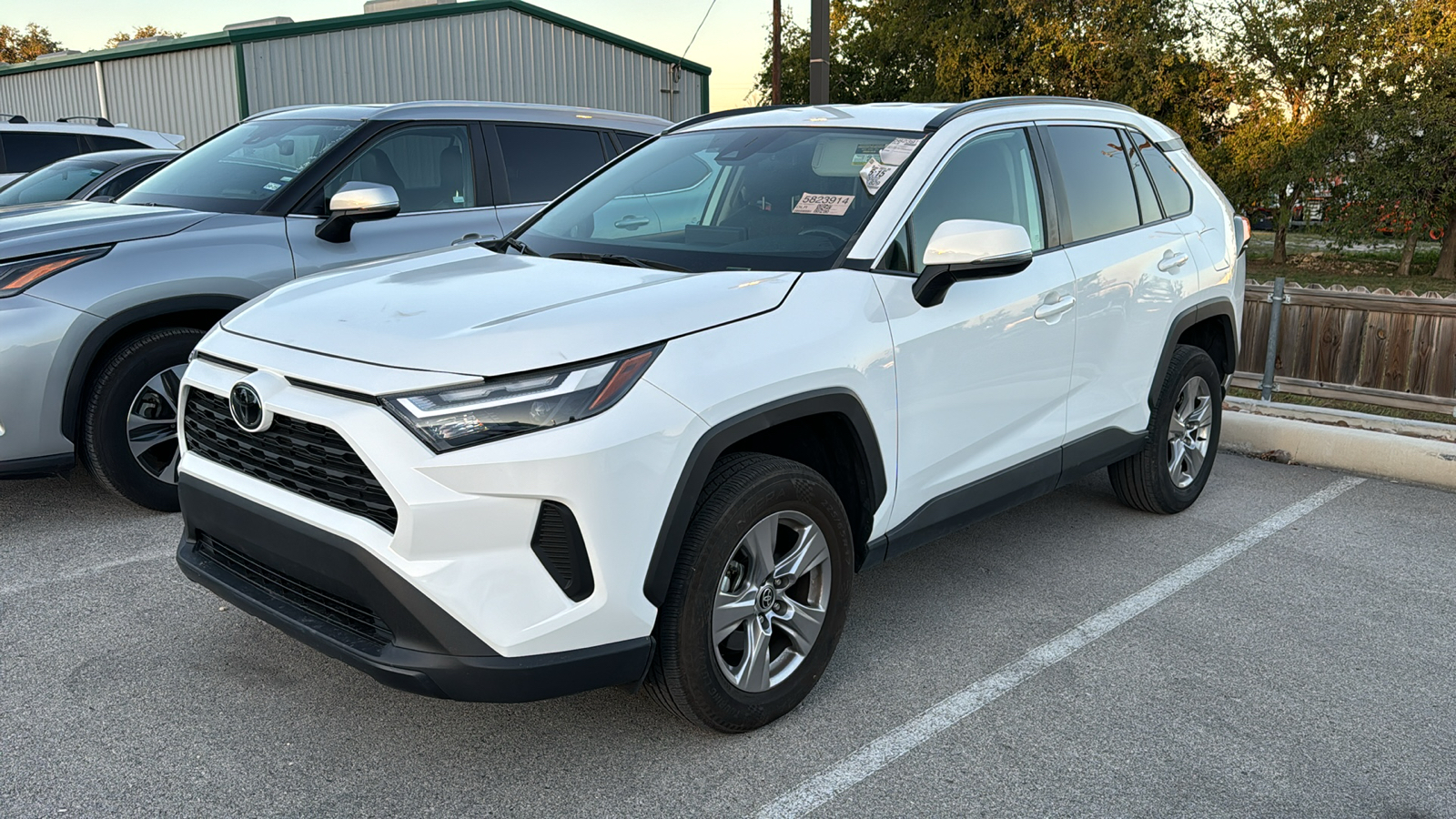 2022 Toyota RAV4 XLE 4