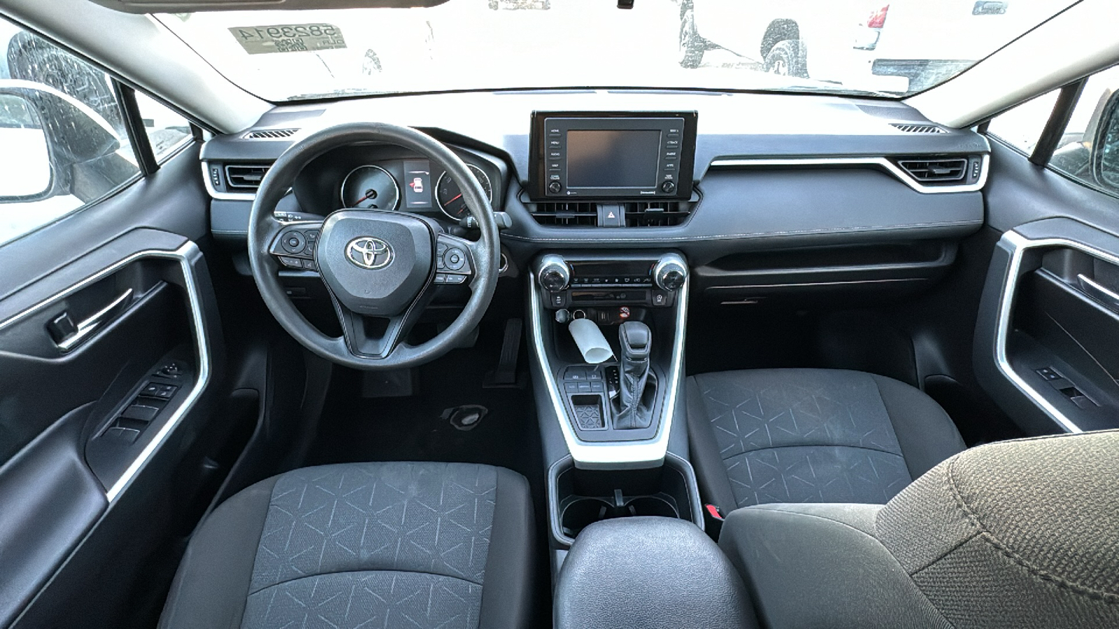 2022 Toyota RAV4 XLE 10