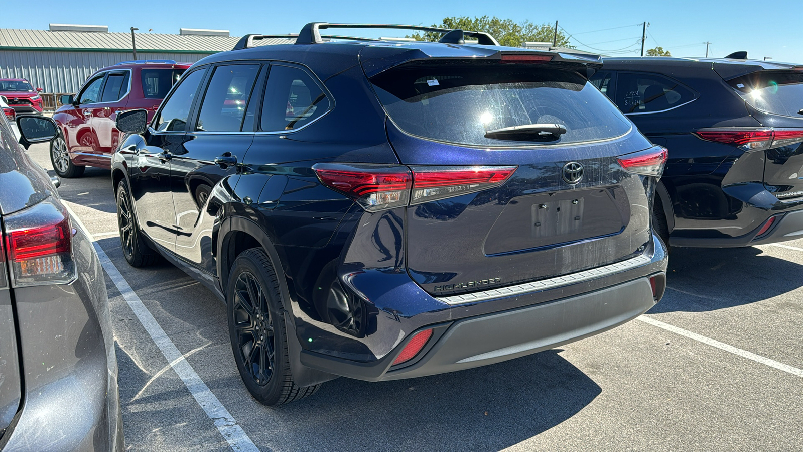 2023 Toyota Highlander L 4