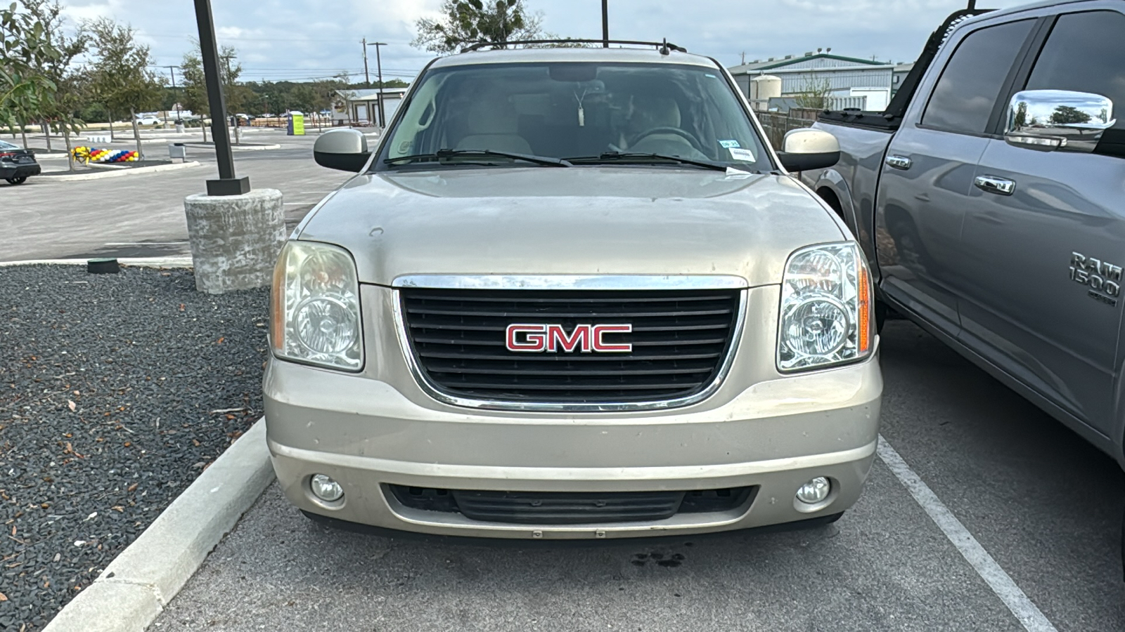 2007 GMC Yukon SLE 2