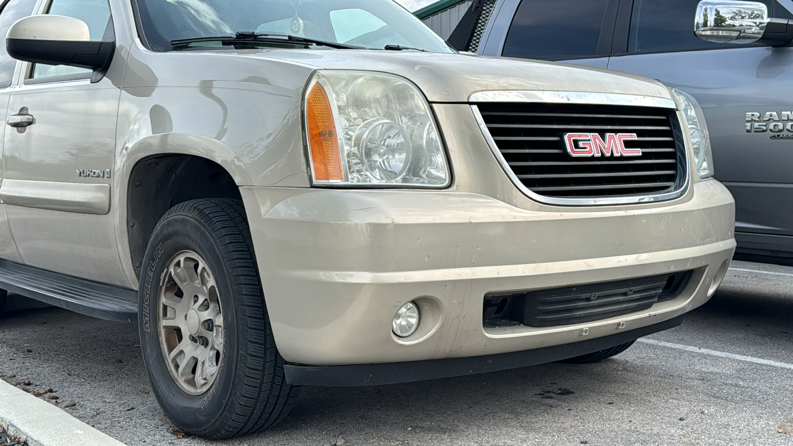 2007 GMC Yukon SLE 9