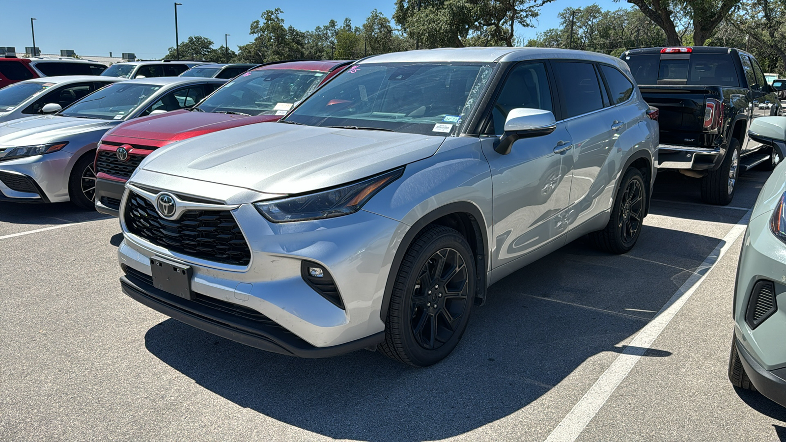 2023 Toyota Highlander LE 3