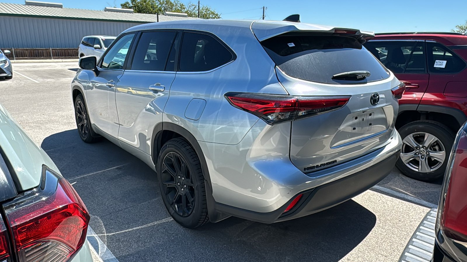 2023 Toyota Highlander LE 4