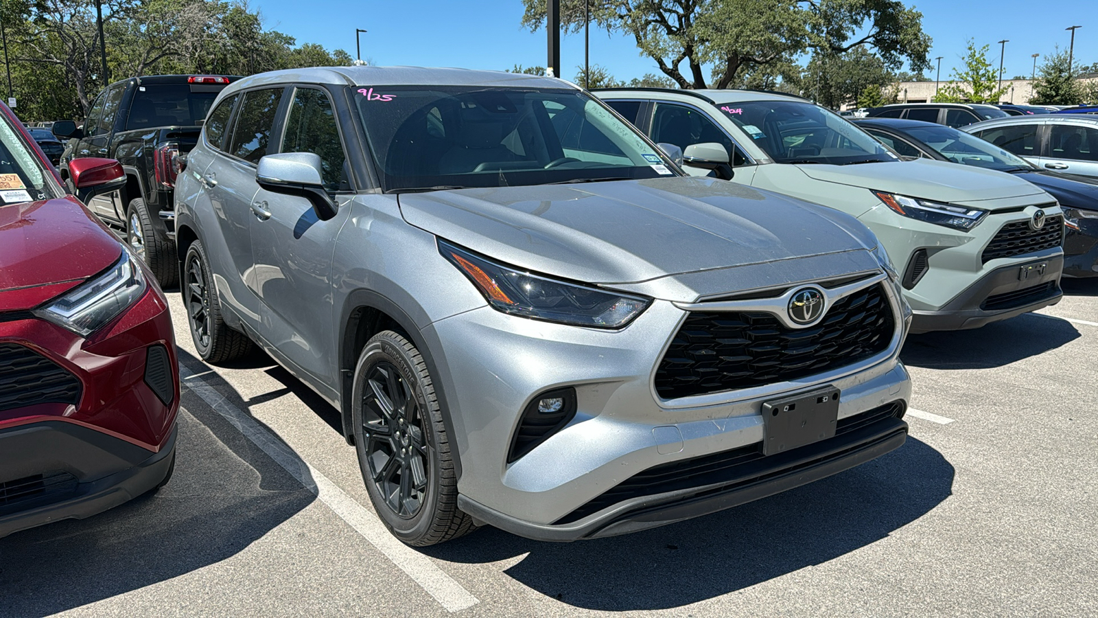 2023 Toyota Highlander LE 11