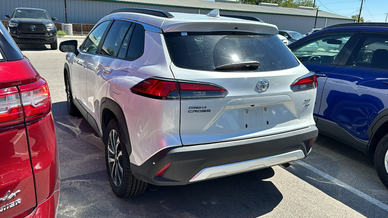 2023 Toyota Corolla Cross XLE 4