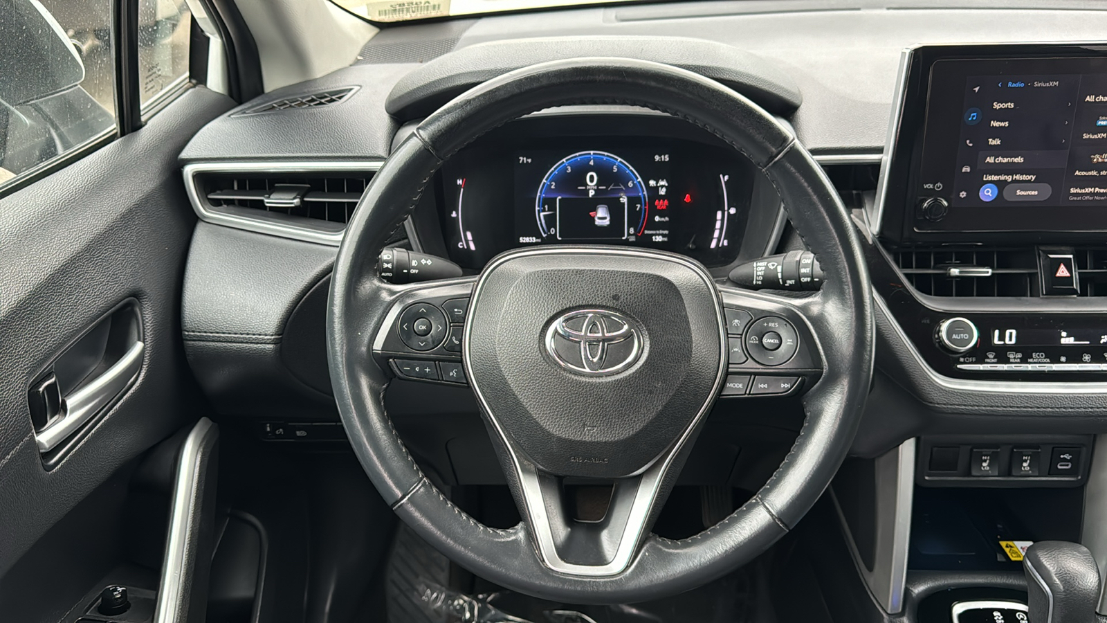 2023 Toyota Corolla Cross XLE 28