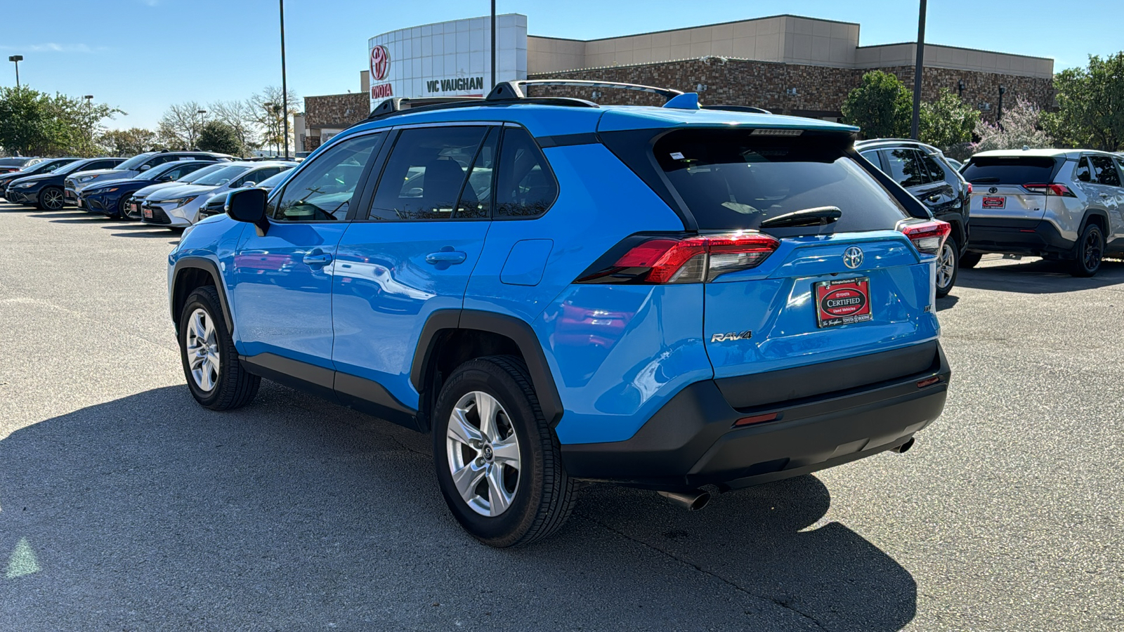 2020 Toyota RAV4 XLE 5