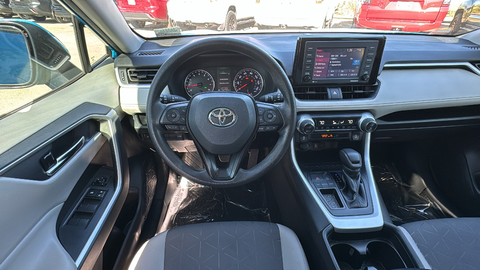 2020 Toyota RAV4 XLE 19