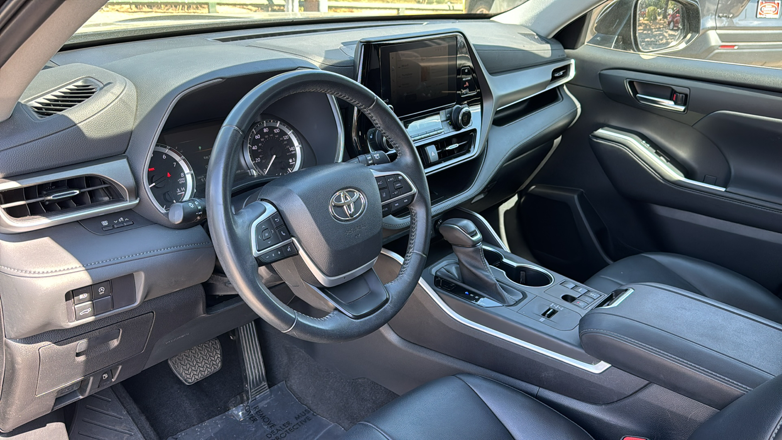 2023 Toyota Highlander XLE 11