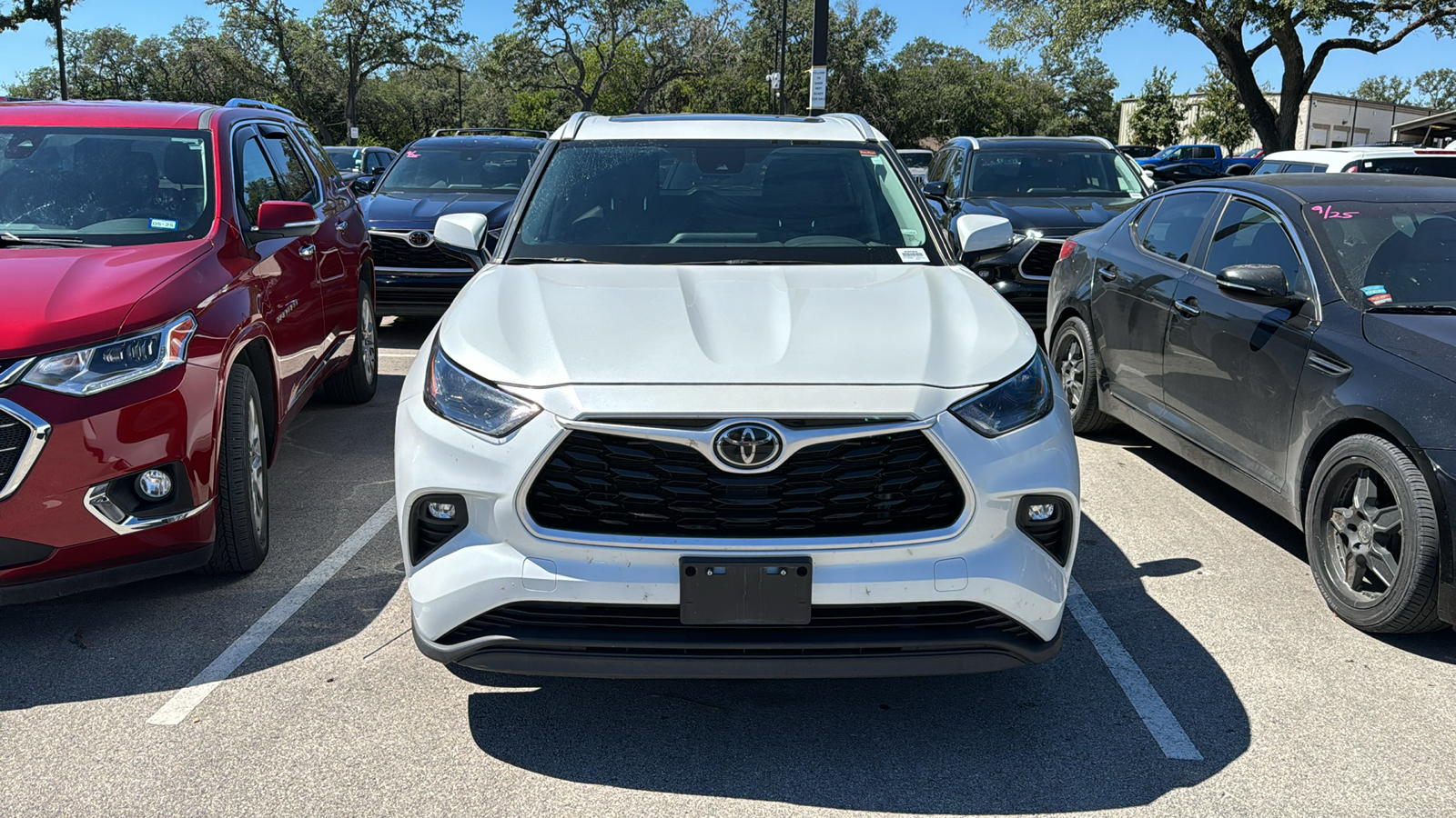 2022 Toyota Highlander XLE 2