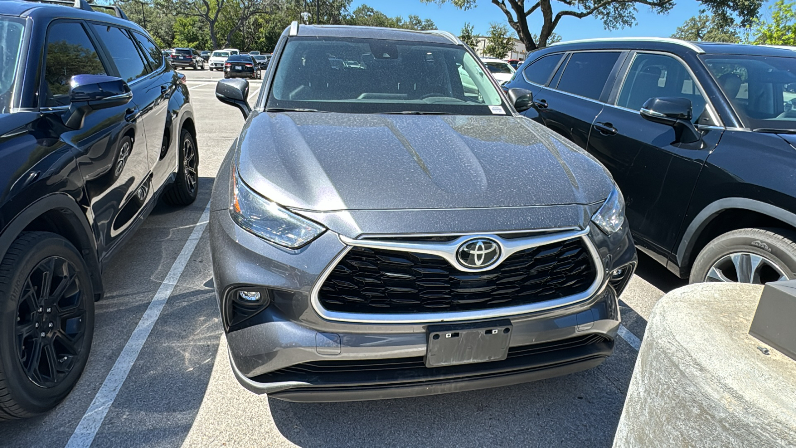 2023 Toyota Highlander XLE 2