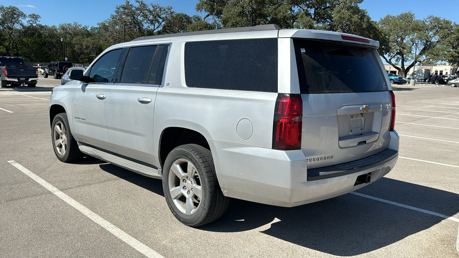 2015 Chevrolet Suburban LT 4