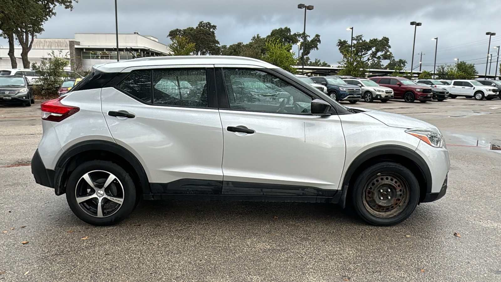 2018 Nissan Kicks S 8