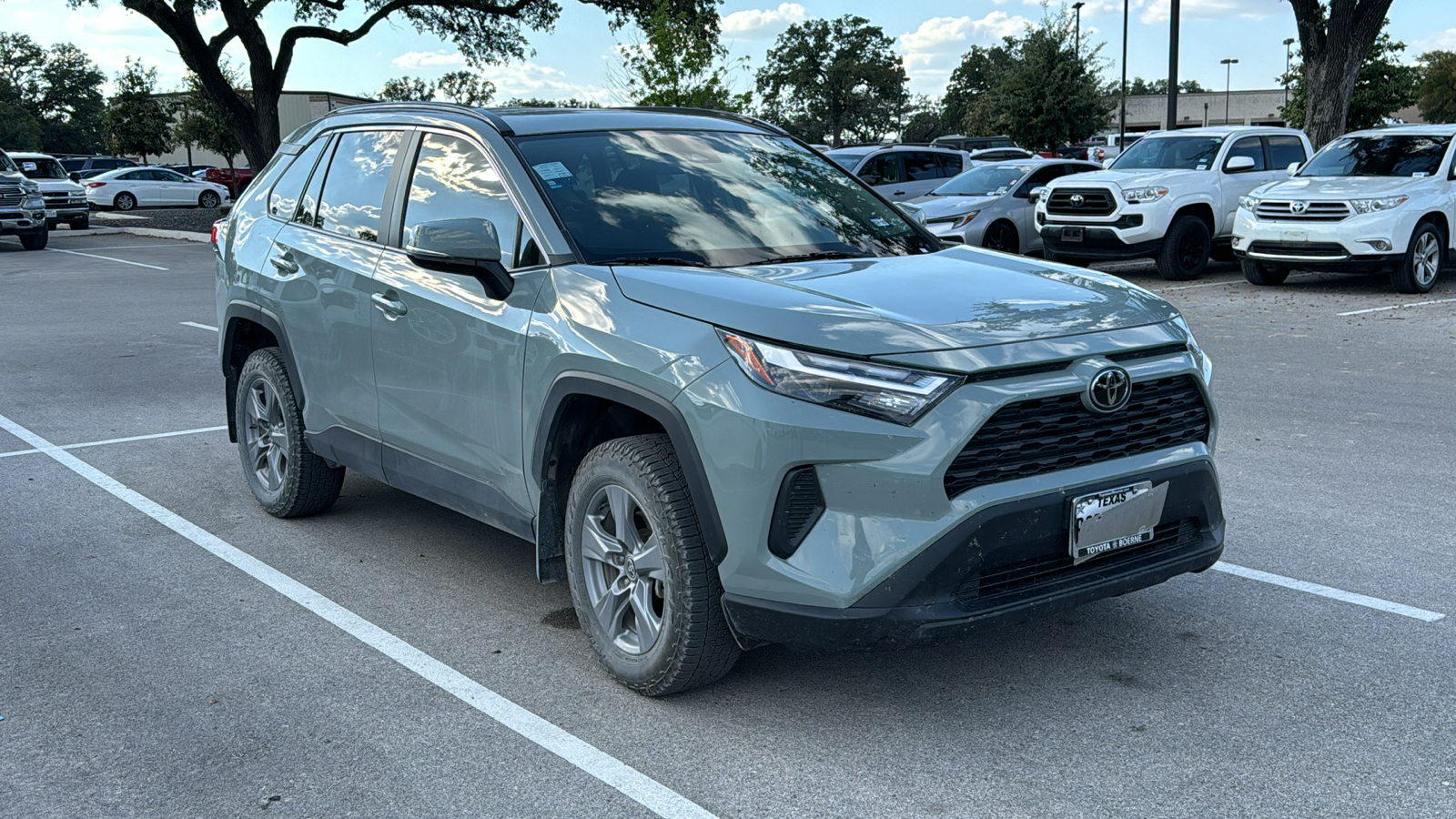 2022 Toyota RAV4 XLE 11