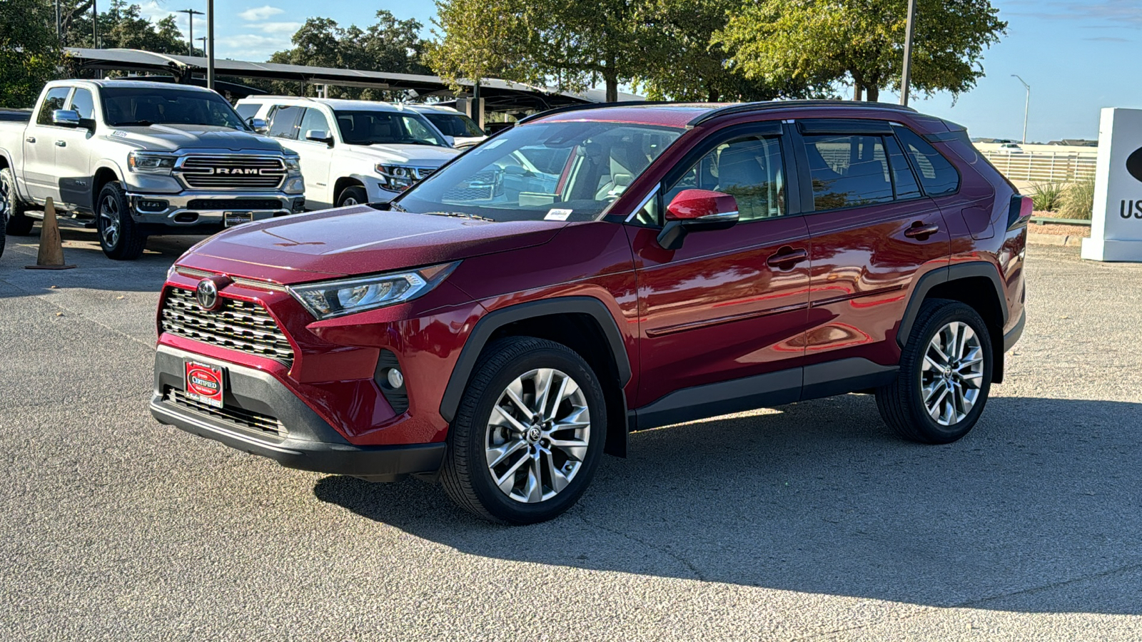 2021 Toyota RAV4 XLE Premium 3