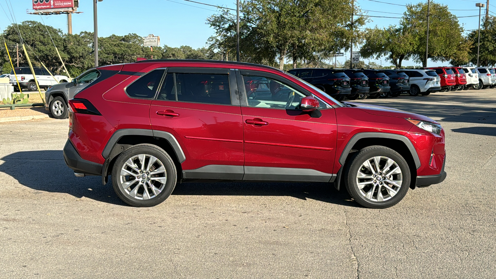 2021 Toyota RAV4 XLE Premium 8