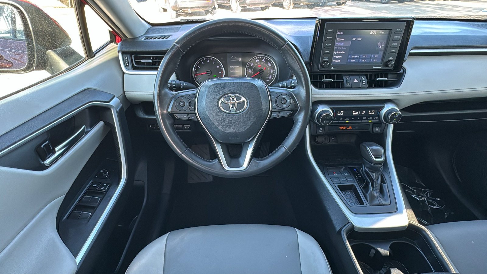 2021 Toyota RAV4 XLE Premium 19