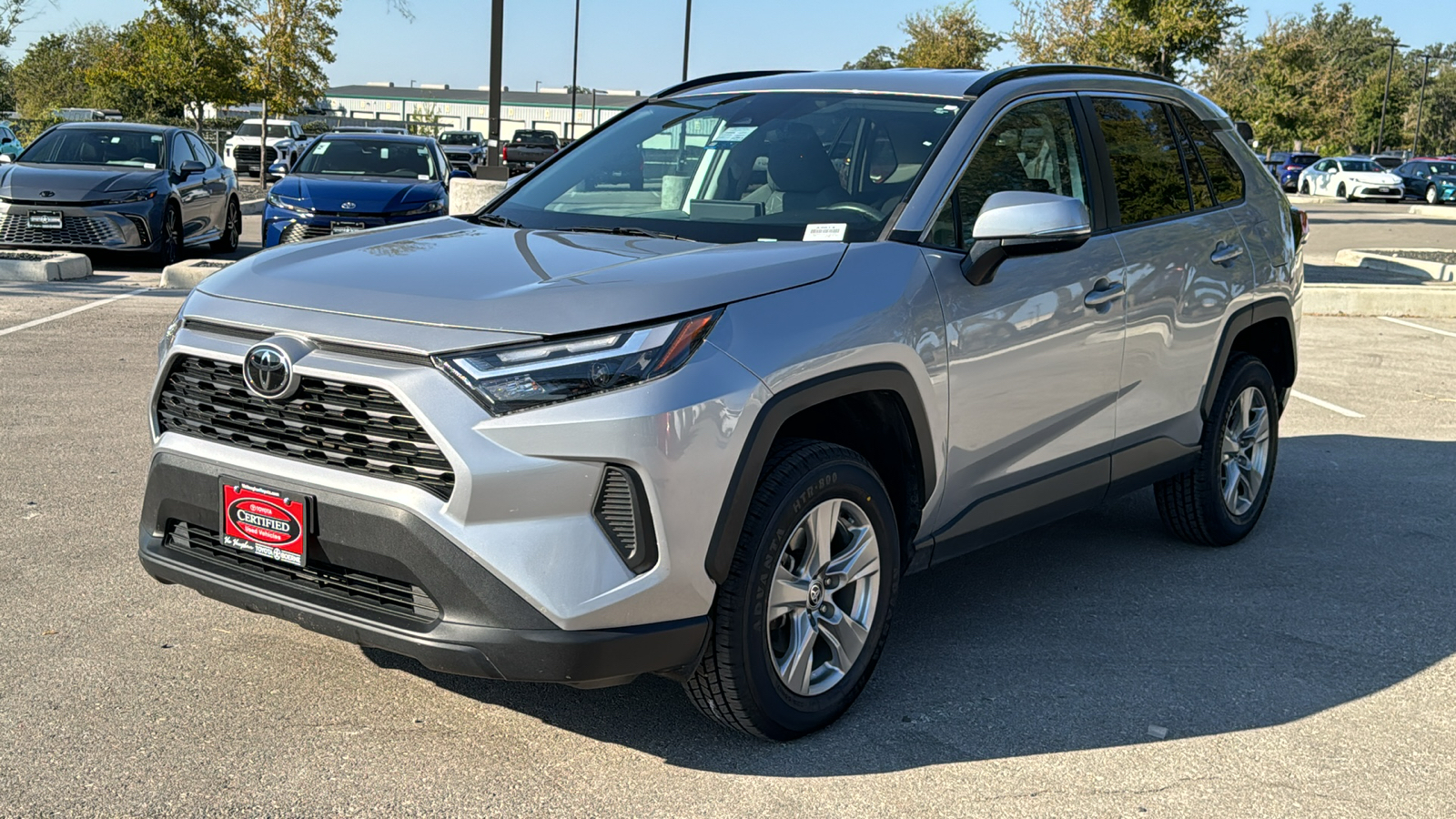 2022 Toyota RAV4 XLE 3