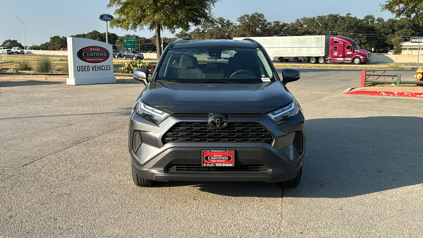 2022 Toyota RAV4 XLE 2