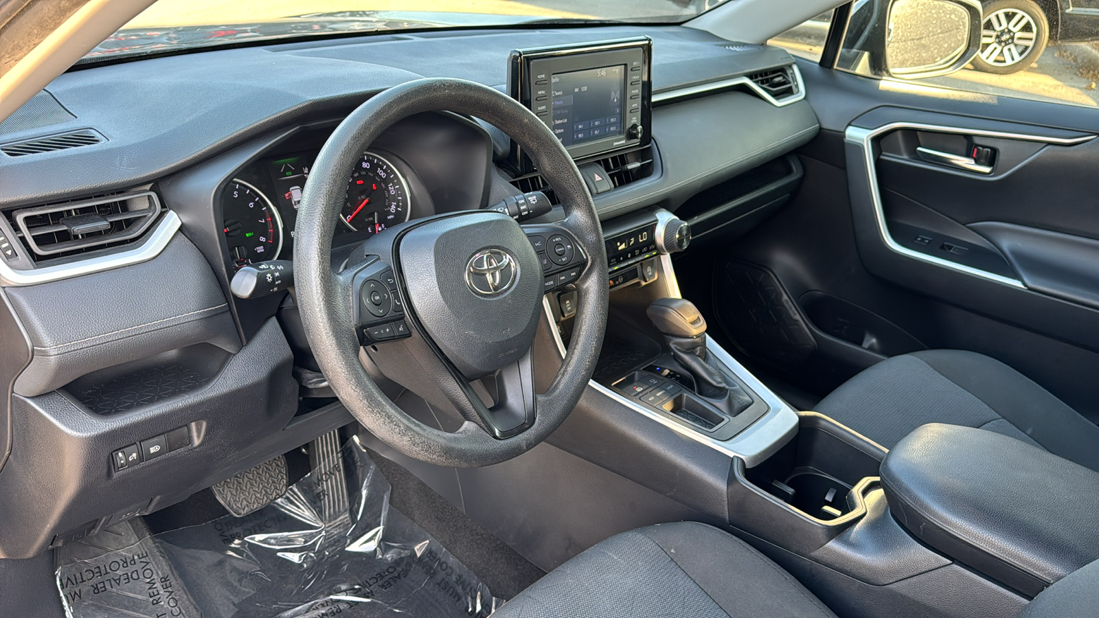 2022 Toyota RAV4 XLE 11