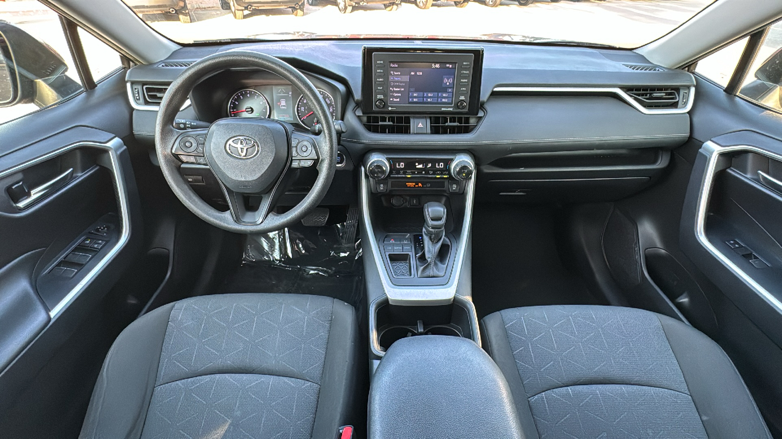 2022 Toyota RAV4 XLE 18