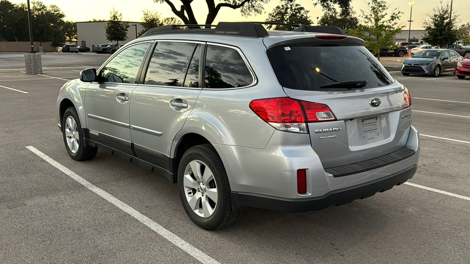 2012 Subaru Outback 2.5i 4