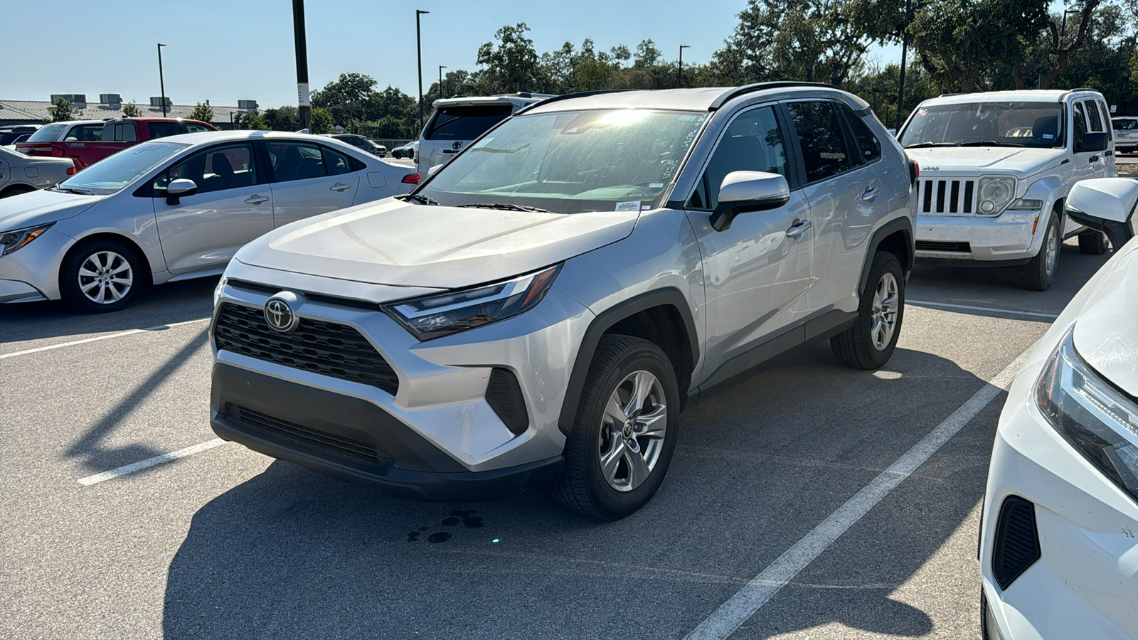 2022 Toyota RAV4 XLE 3