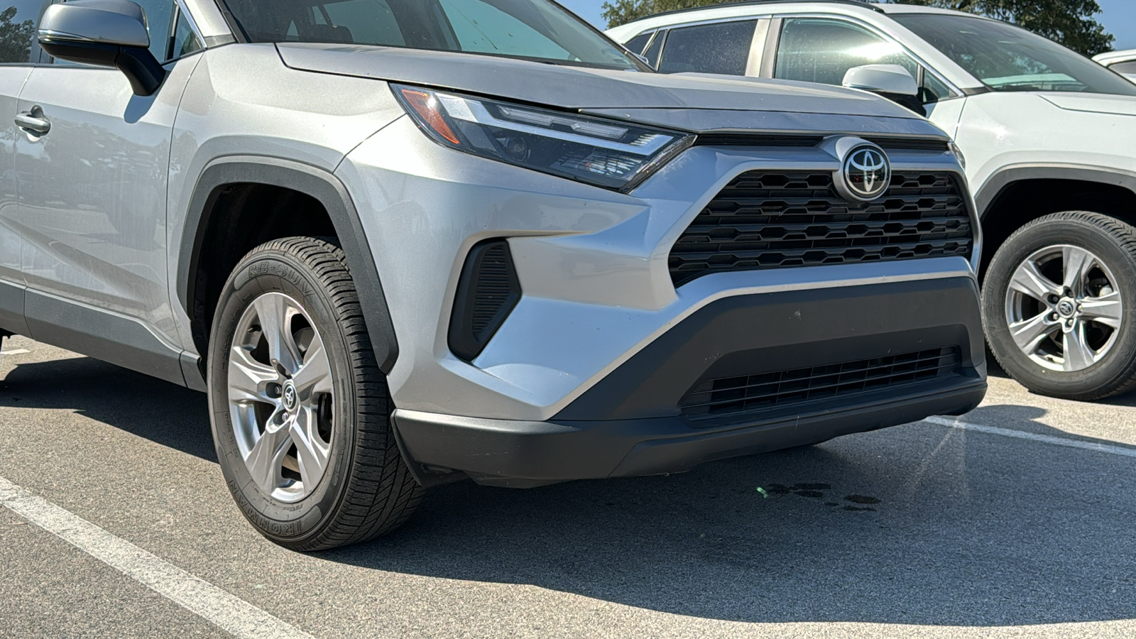 2022 Toyota RAV4 XLE 9