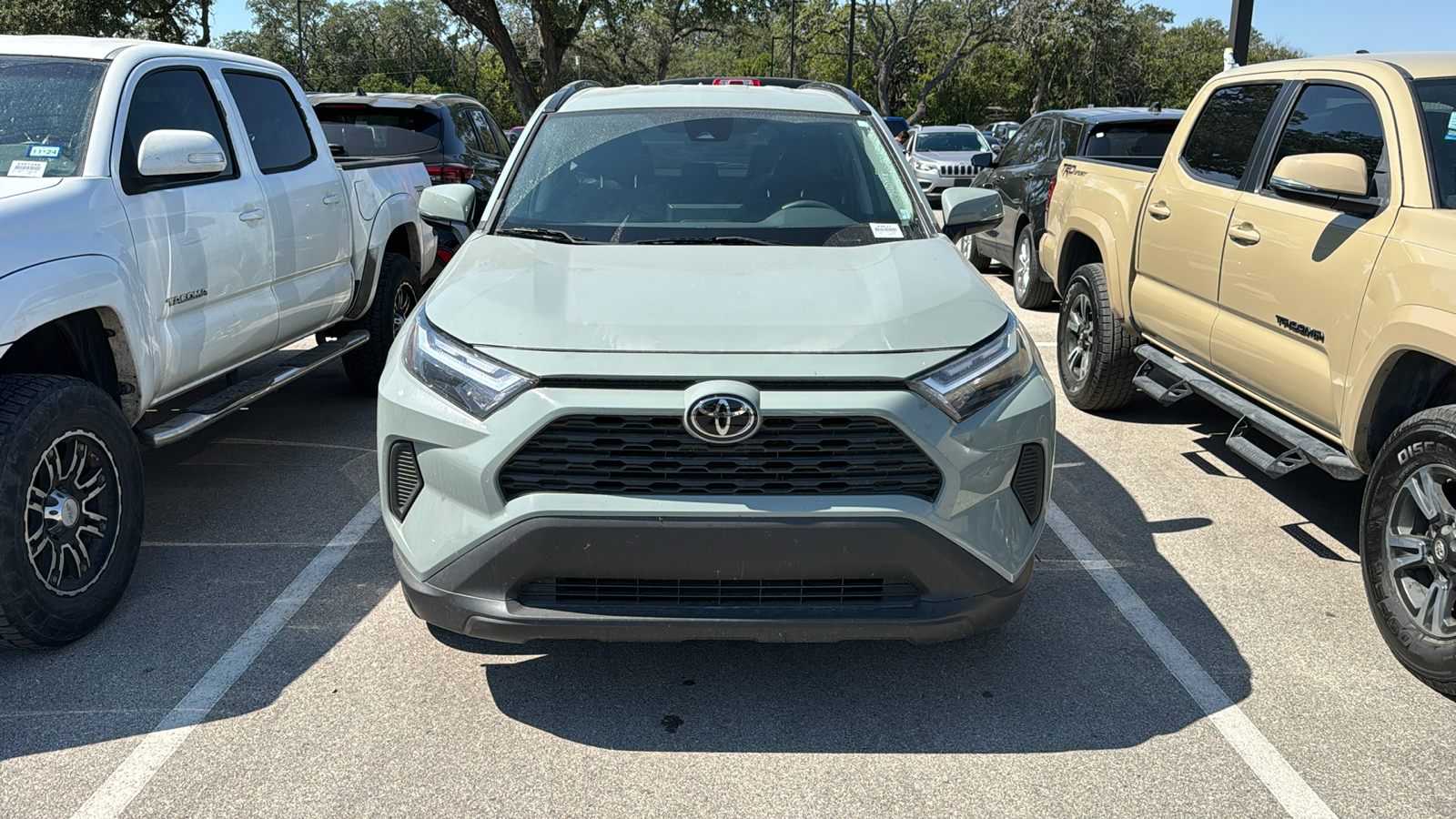 2023 Toyota RAV4 XLE 2