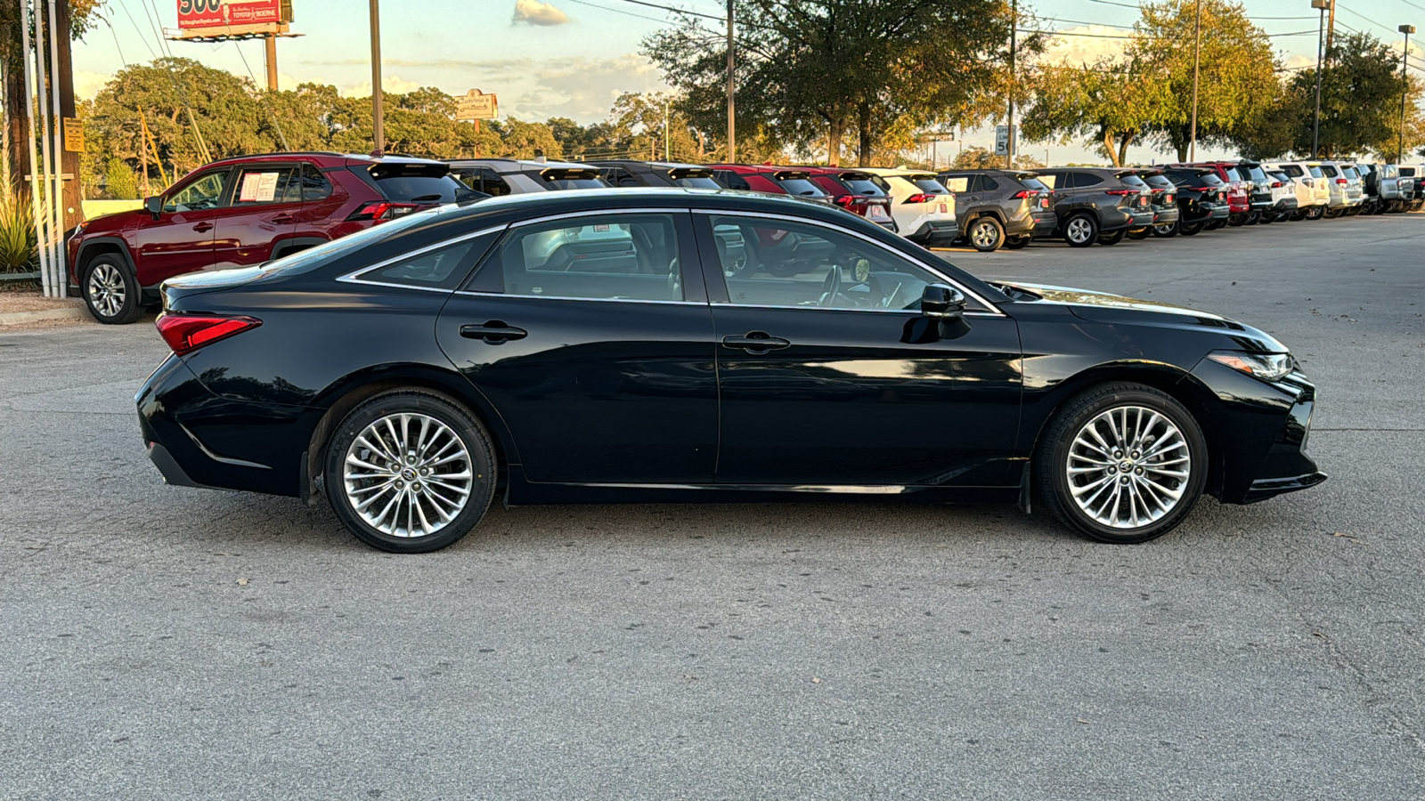 2022 Toyota Avalon Limited 9