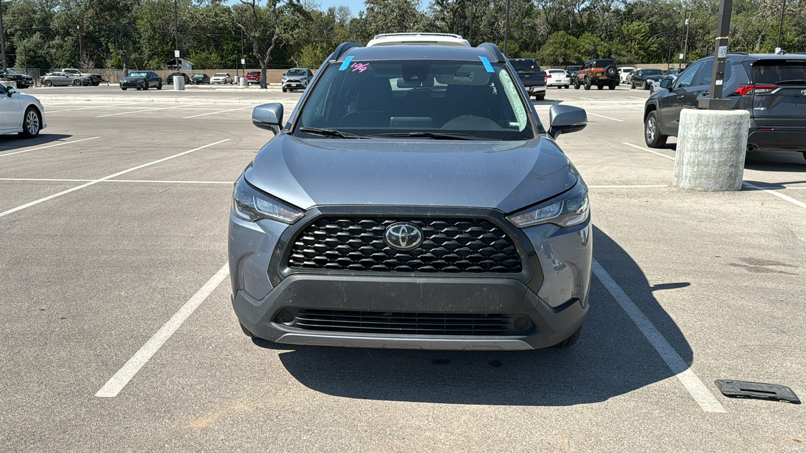 2022 Toyota Corolla Cross LE 2