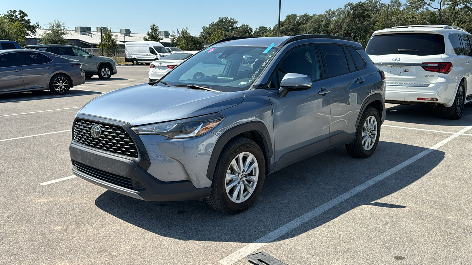 2022 Toyota Corolla Cross LE 3