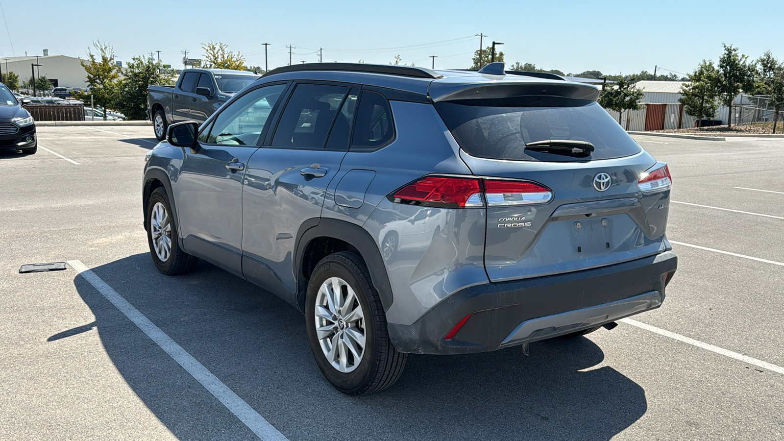 2022 Toyota Corolla Cross LE 4