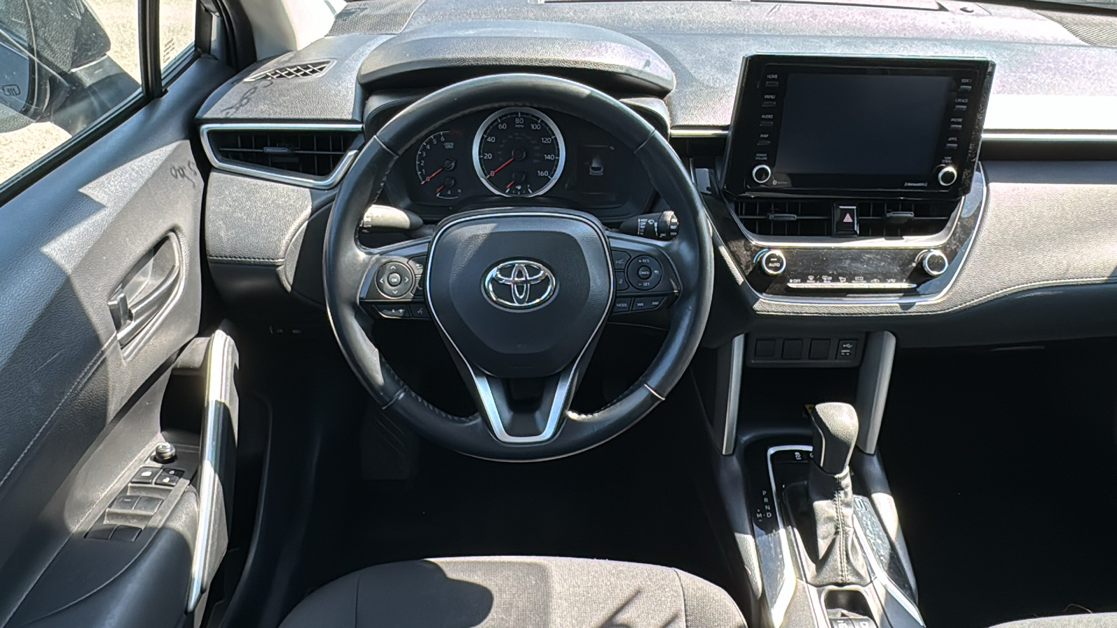 2022 Toyota Corolla Cross LE 10