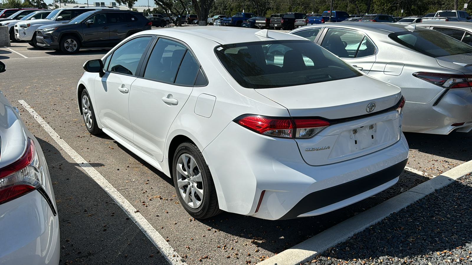 2022 Toyota Corolla LE 4