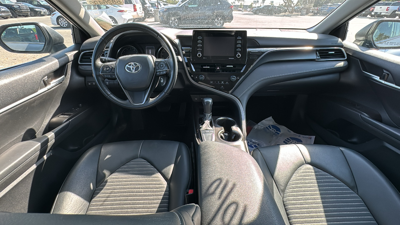 2022 Toyota Camry SE 9