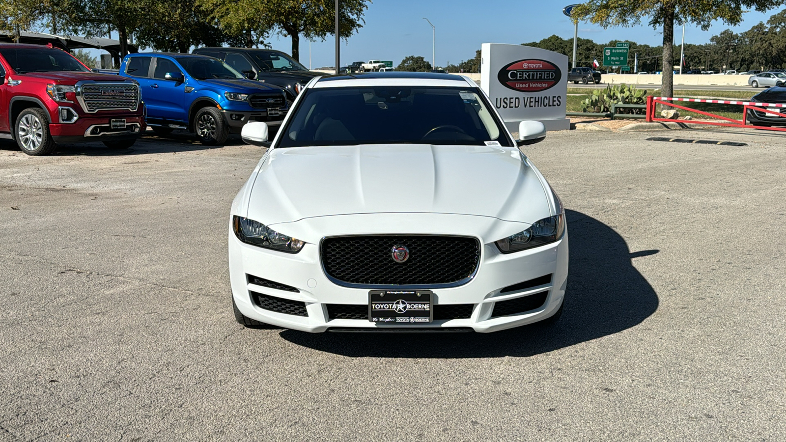 2019 Jaguar XE 25t Premium 3