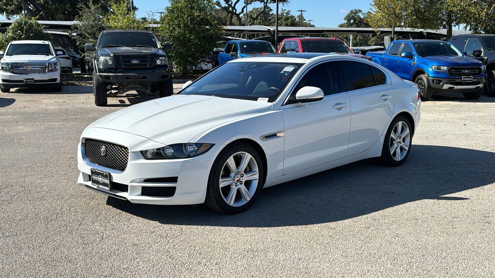 2019 Jaguar XE 25t Premium 4