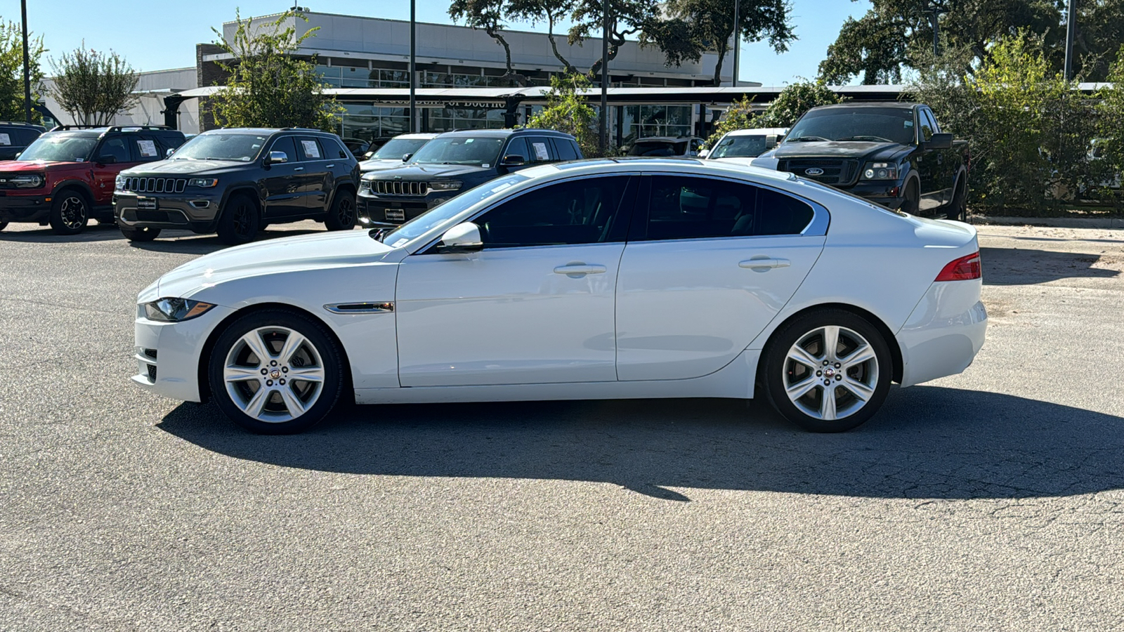 2019 Jaguar XE 25t Premium 5