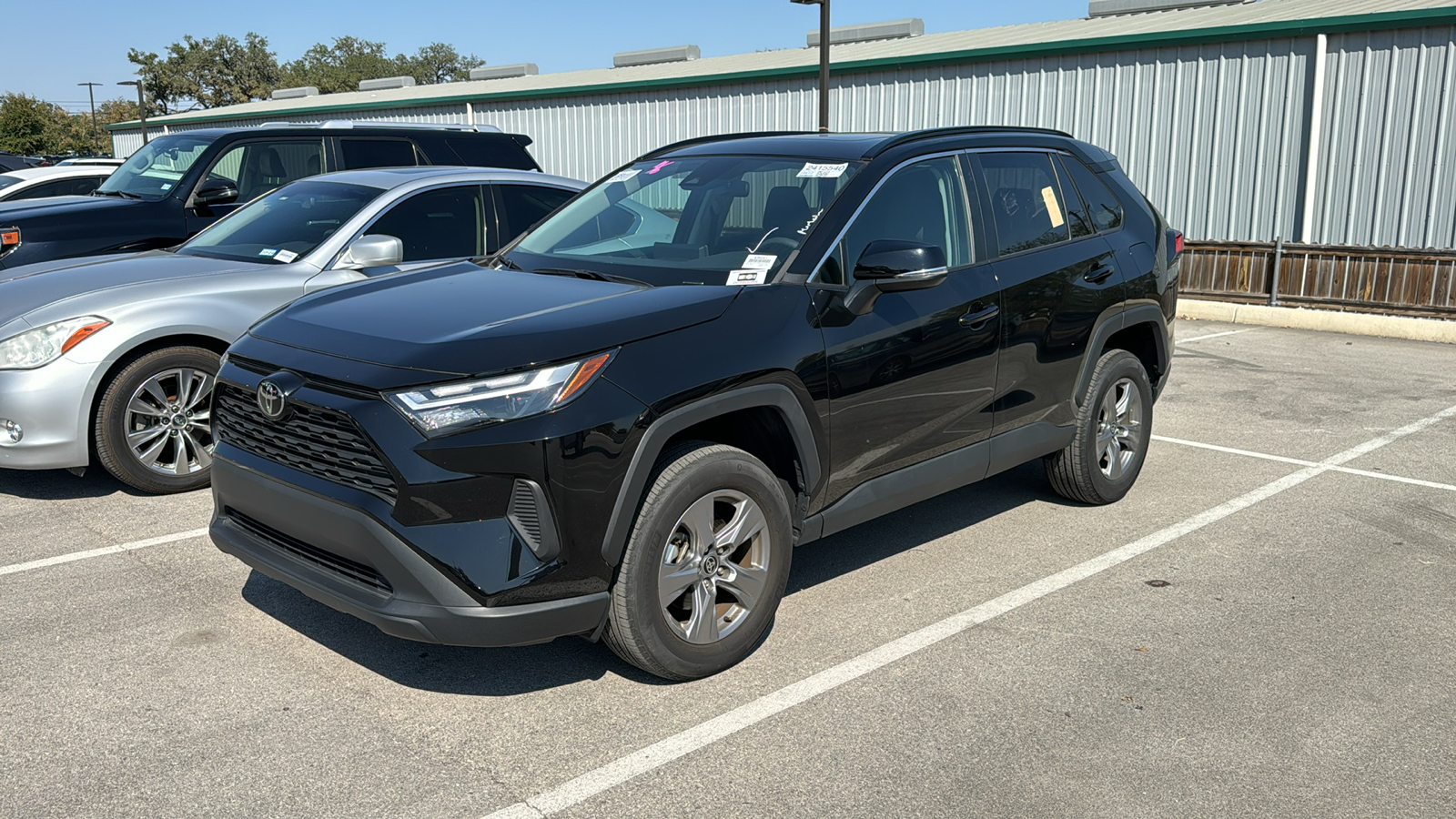 2023 Toyota RAV4 XLE 3