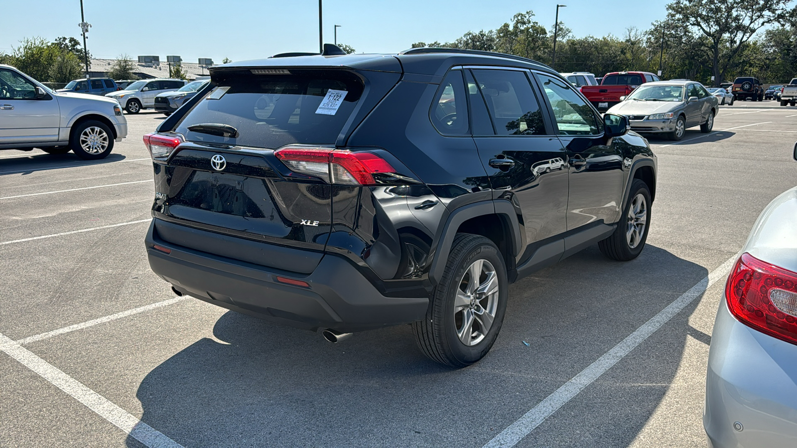 2023 Toyota RAV4 XLE 5