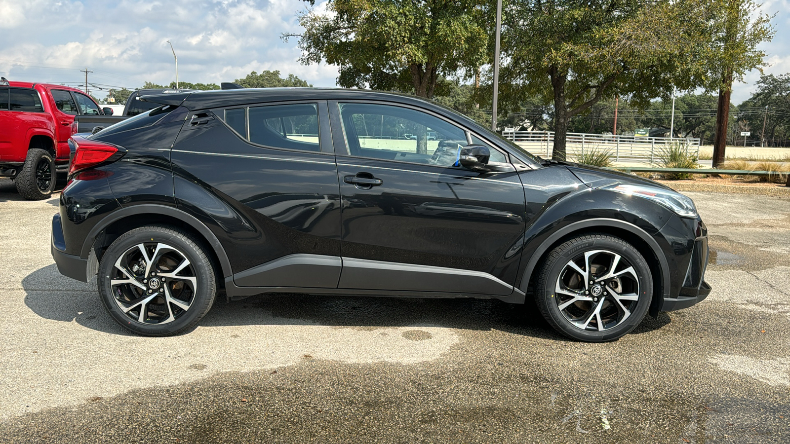 2021 Toyota C-HR XLE 8