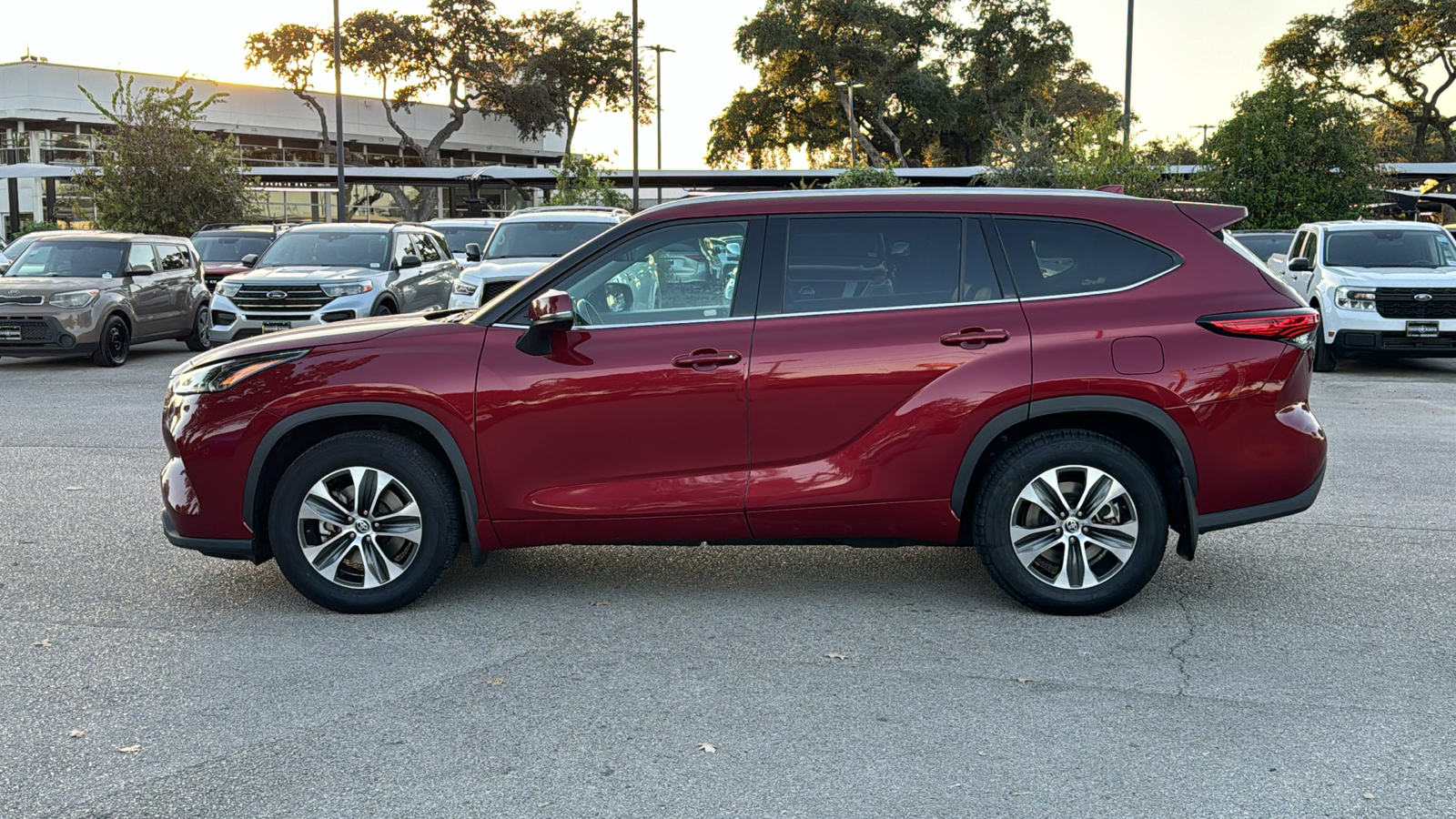 2022 Toyota Highlander XLE 4