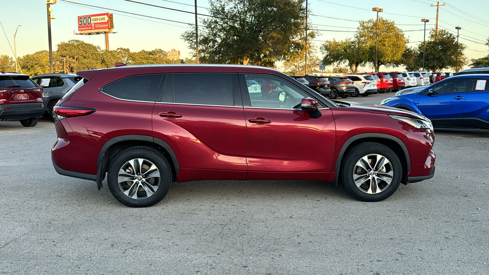 2022 Toyota Highlander XLE 8