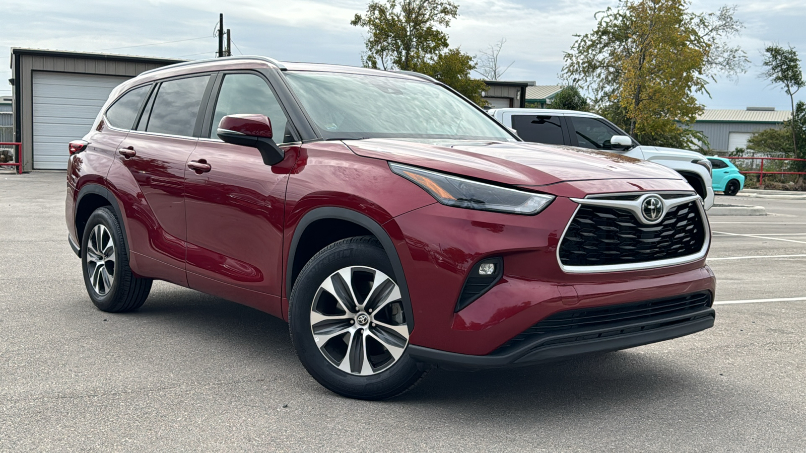 2023 Toyota Highlander XLE 2