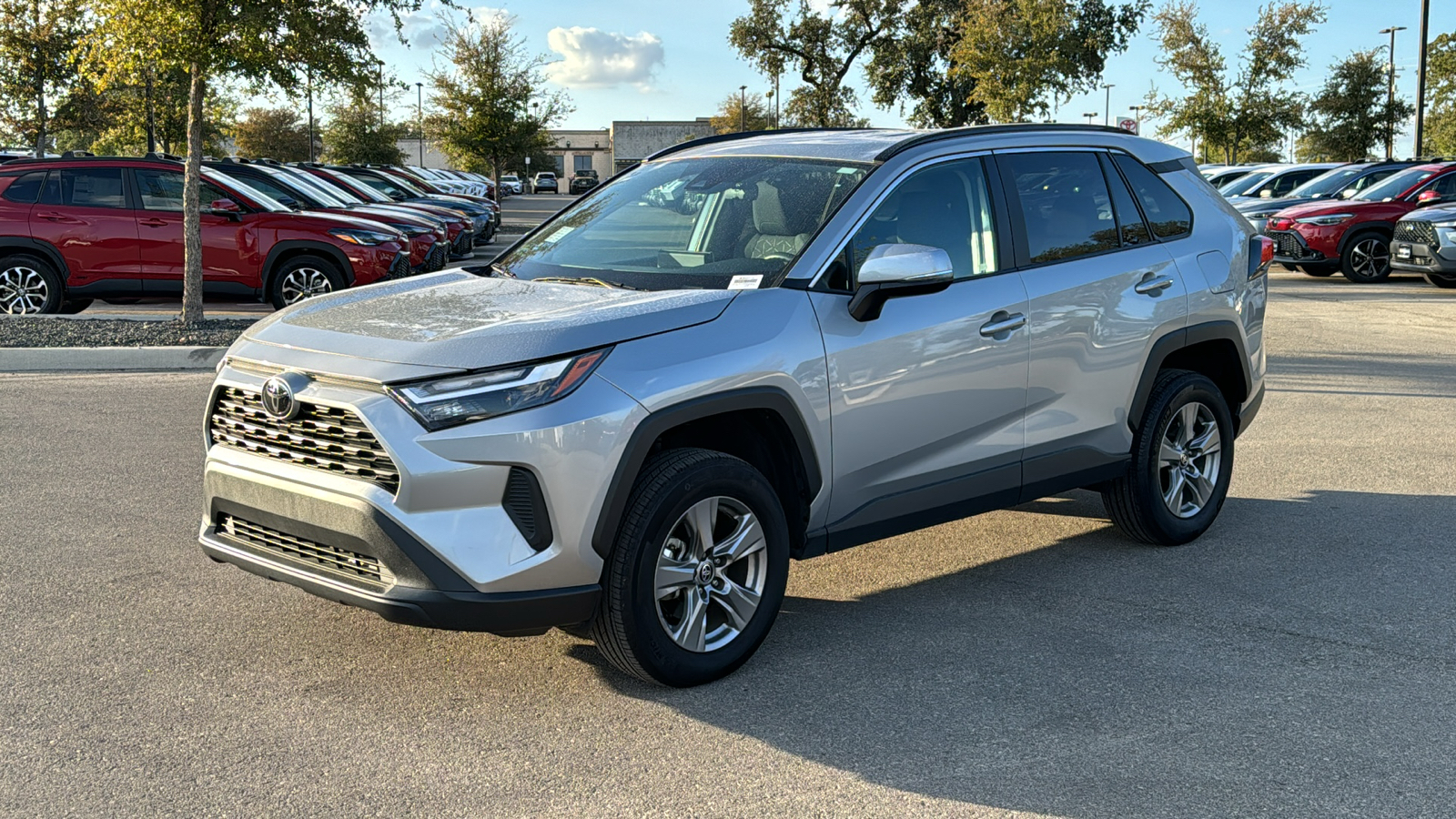 2024 Toyota RAV4 XLE 3